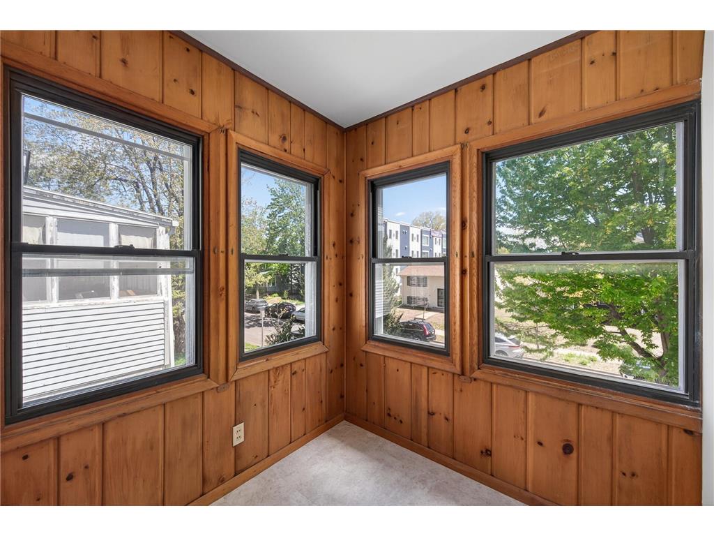 620 Van Buren Street NE Minneapolis MN 55413 7069234 image23
