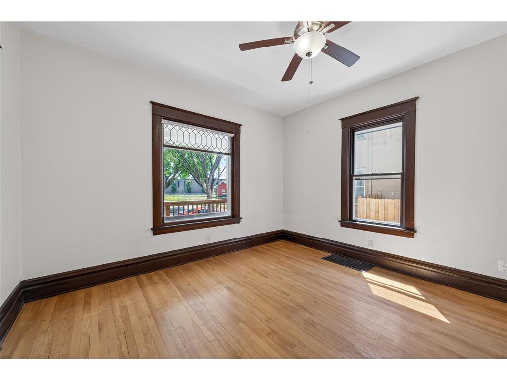 620 Van Buren Street NE Minneapolis MN 55413 7069234 image35