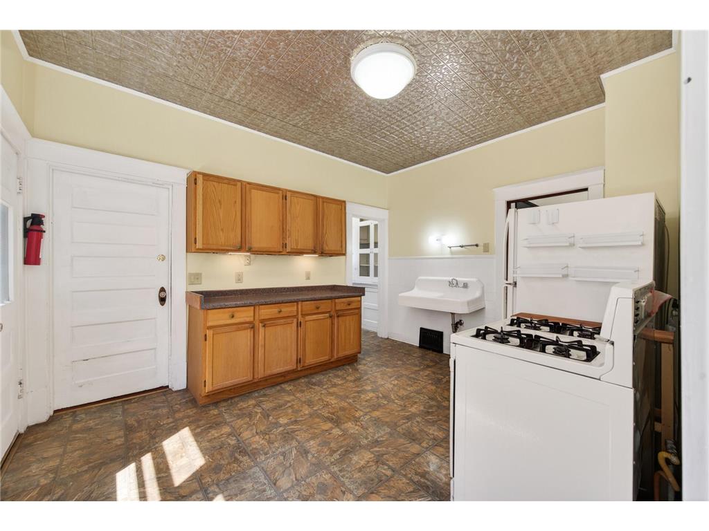 620 Van Buren Street NE Minneapolis MN 55413 7069234 image36