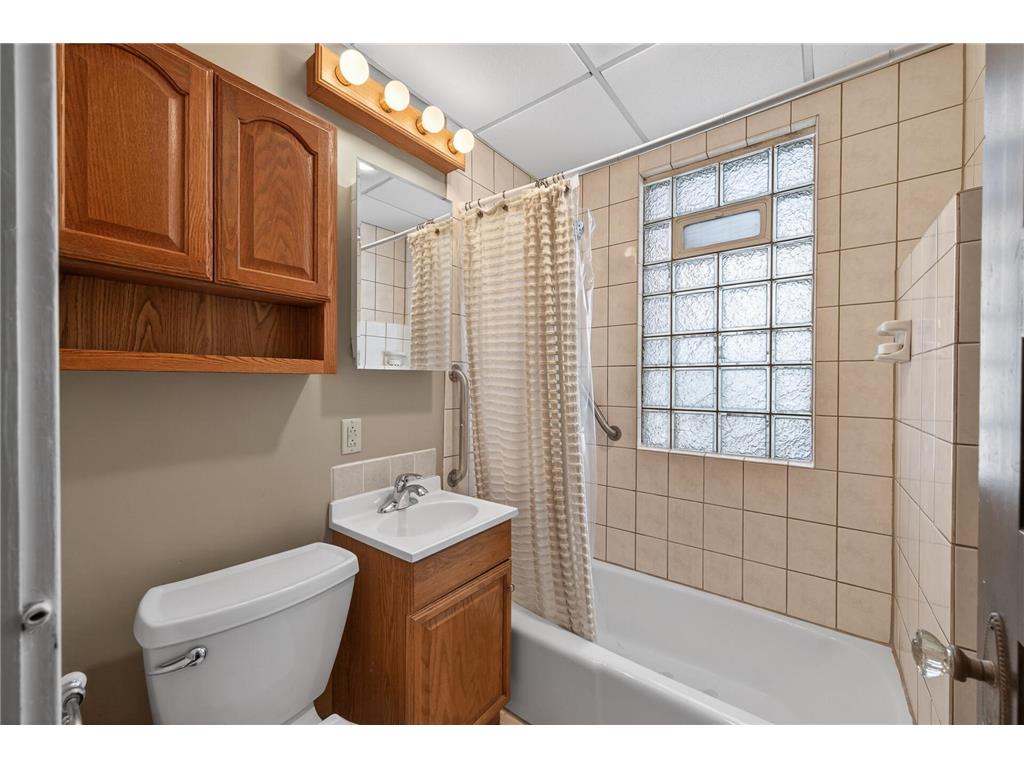 620 Van Buren Street NE Minneapolis MN 55413 7069234 image39