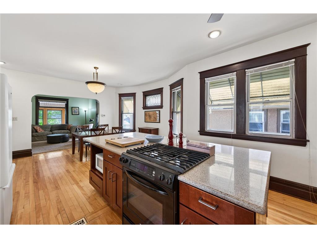 620 Van Buren Street NE Minneapolis MN 55413 7069234 image7