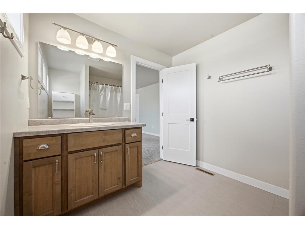 6204 63rd Avenue S Fargo ND 58104 7090050 image24