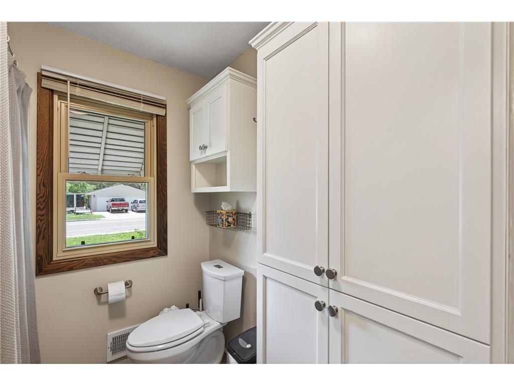 6206 47th Avenue N Crystal MN 55422 7085951 image17