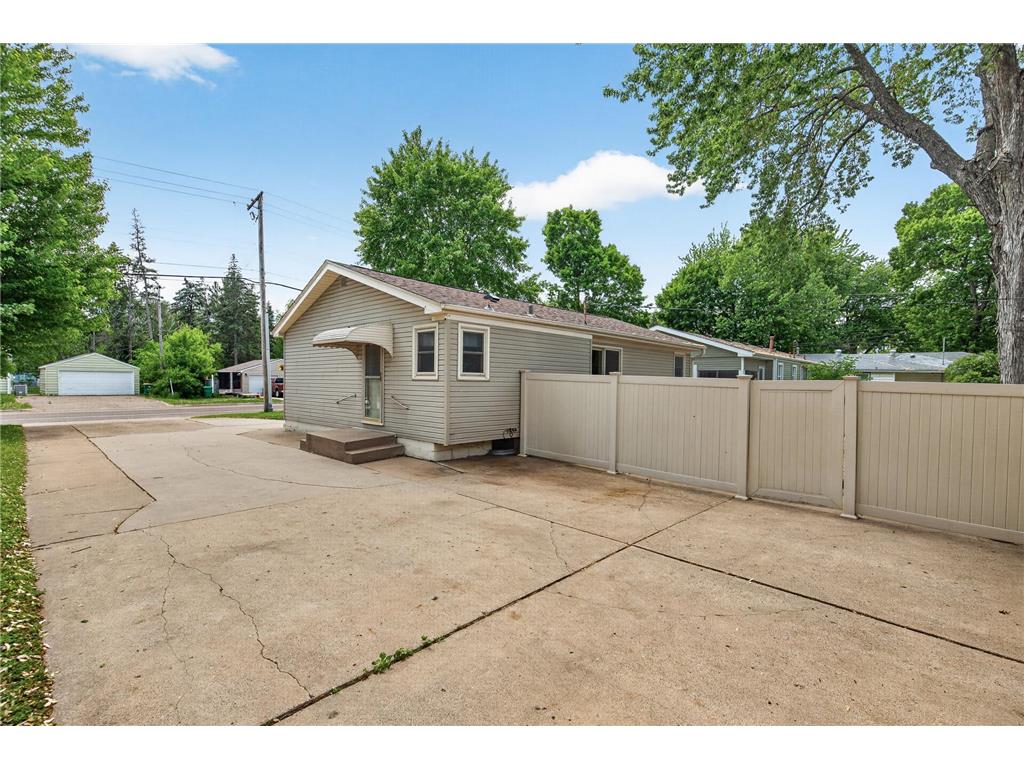 6206 47th Avenue N Crystal MN 55422 7085951 image25