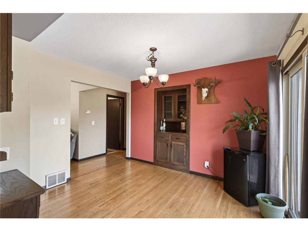 6206 47th Avenue N Crystal MN 55422 7085951 image4