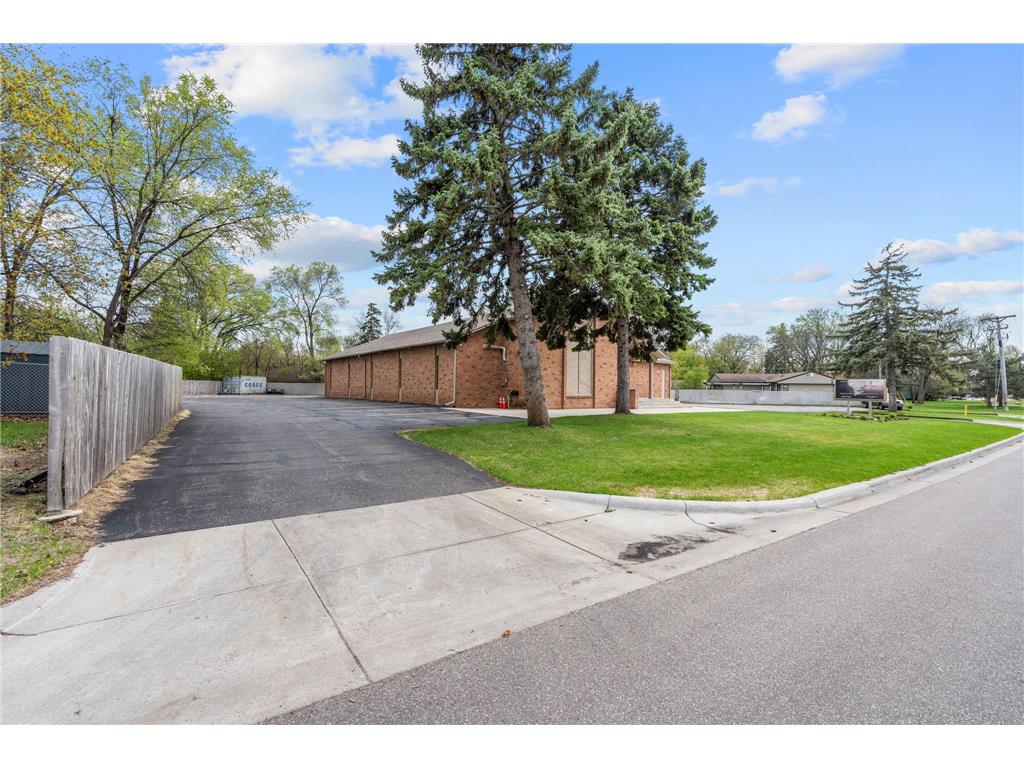 6206 Lilac Drive N Brooklyn Center MN 55430 7065788 image11
