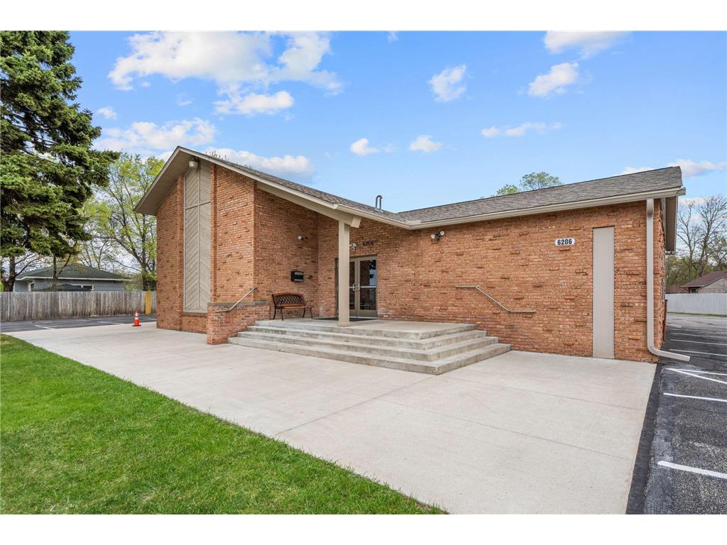 6206 Lilac Drive N Brooklyn Center MN 55430 7065788 image2