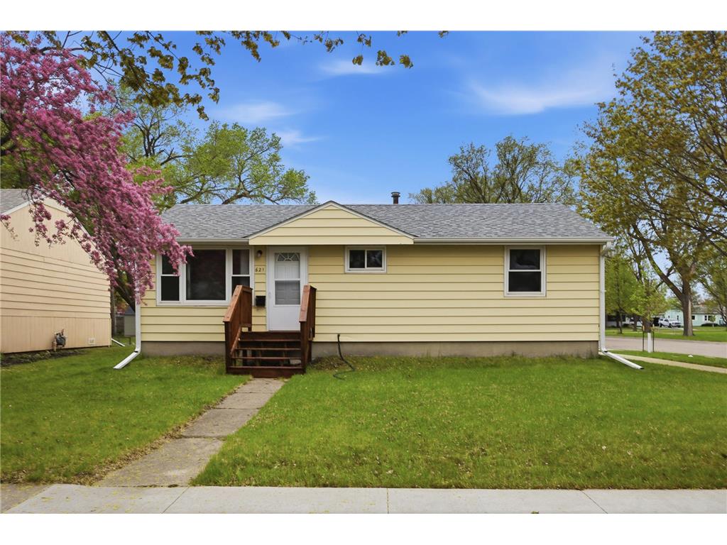 621 19th Street N Moorhead MN 56560 7076165 image3