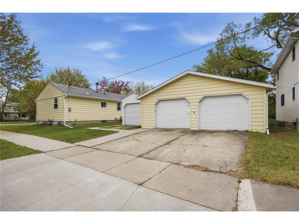 621 19th Street N Moorhead MN 56560 7076165 image31