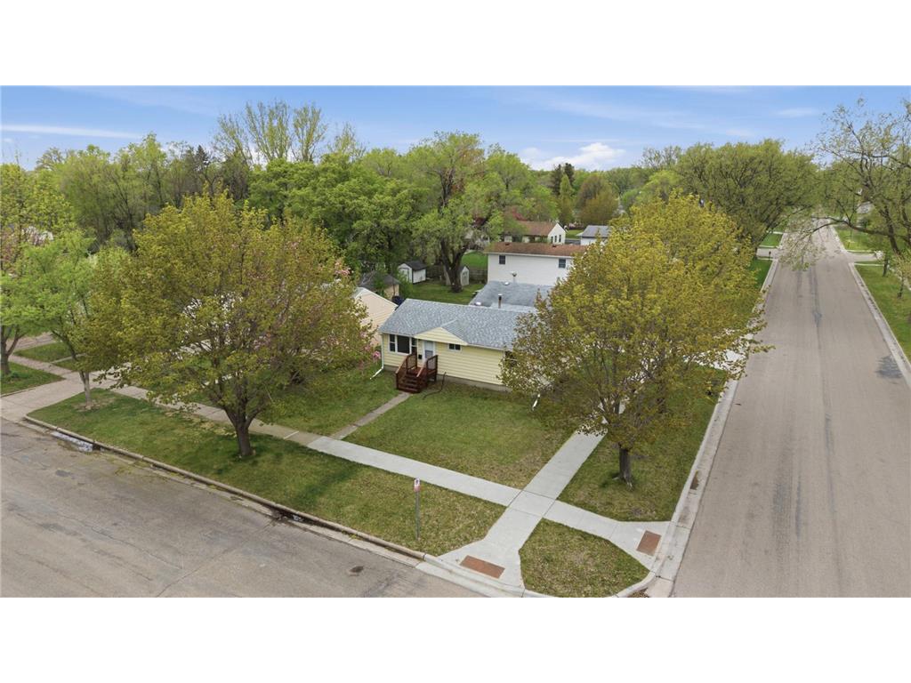 621 19th Street N Moorhead MN 56560 7076165 image33