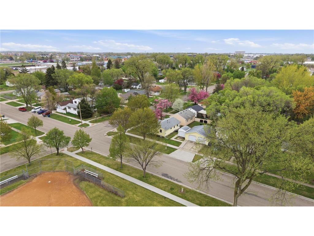 621 19th Street N Moorhead MN 56560 7076165 image35
