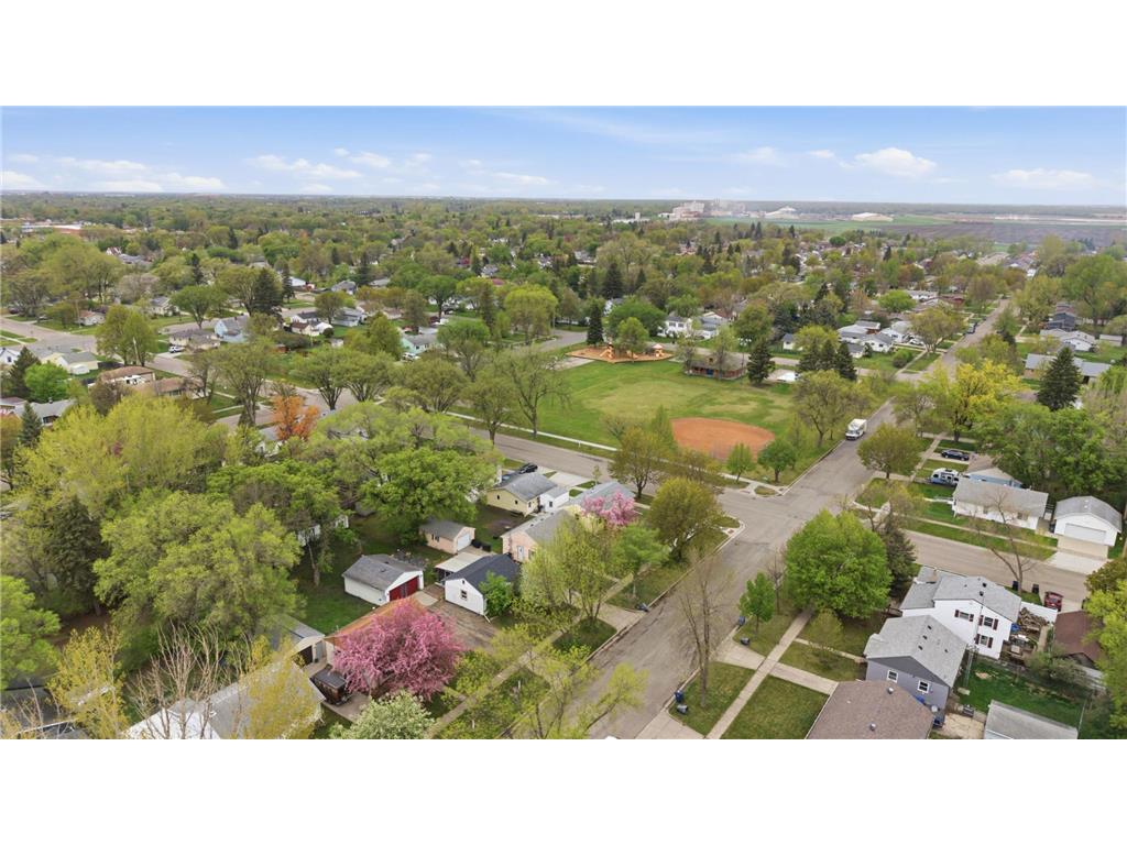 621 19th Street N Moorhead MN 56560 7076165 image36