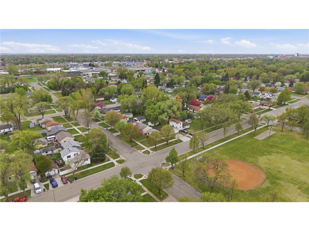 621 19th Street N Moorhead MN 56560 7076165 image37