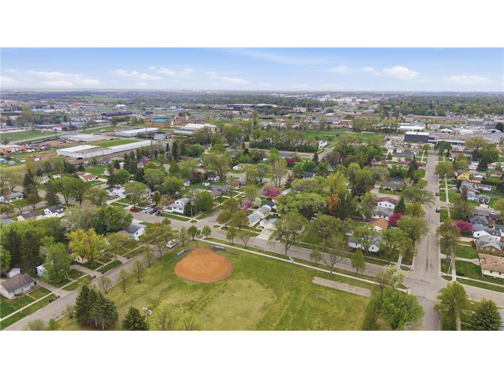 621 19th Street N Moorhead MN 56560 7076165 image38