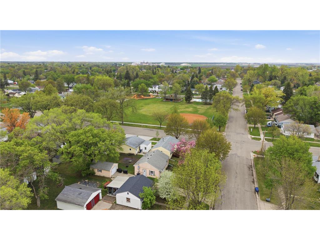 621 19th Street N Moorhead MN 56560 7076165 image40