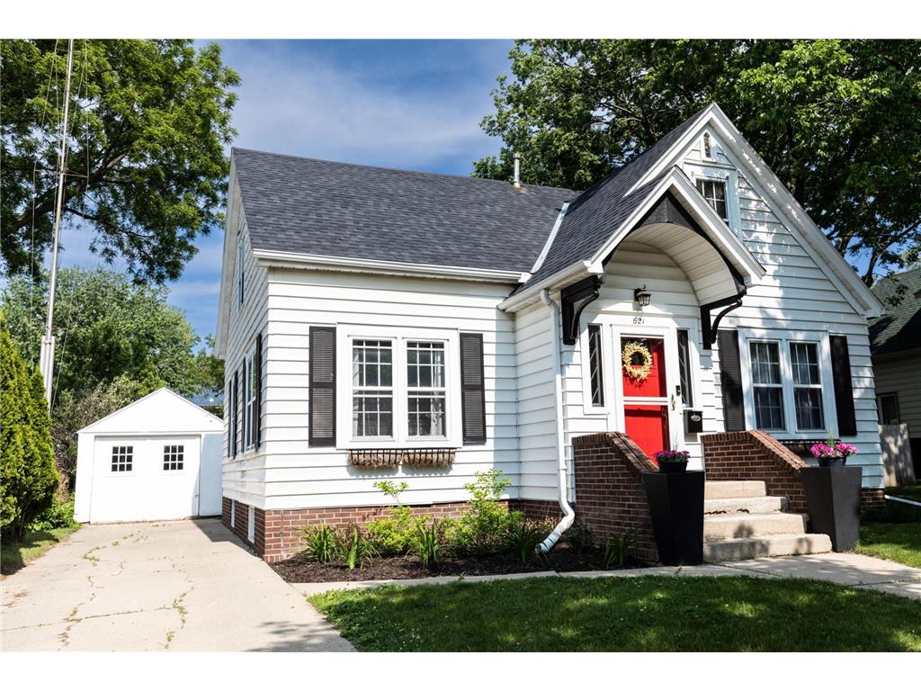 621 3rd Street SE Willmar MN 56201 6387787 image1