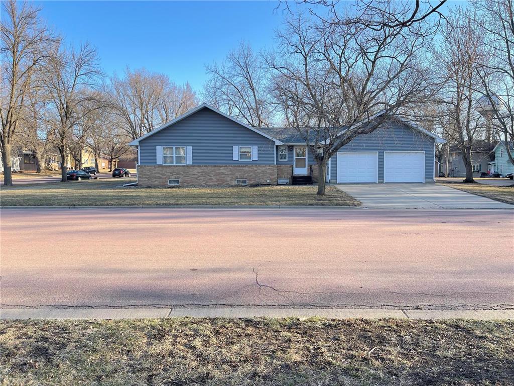 621 Cherry Street, Lakefield, MN, 56150 MLS 6174567 Edina Realty