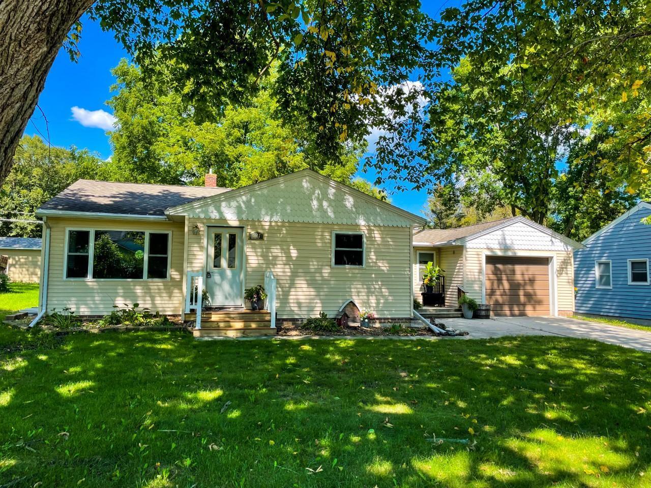 621 Douglas Avenue E, Hector, MN, 55342 MLS 6092655 Edina Realty