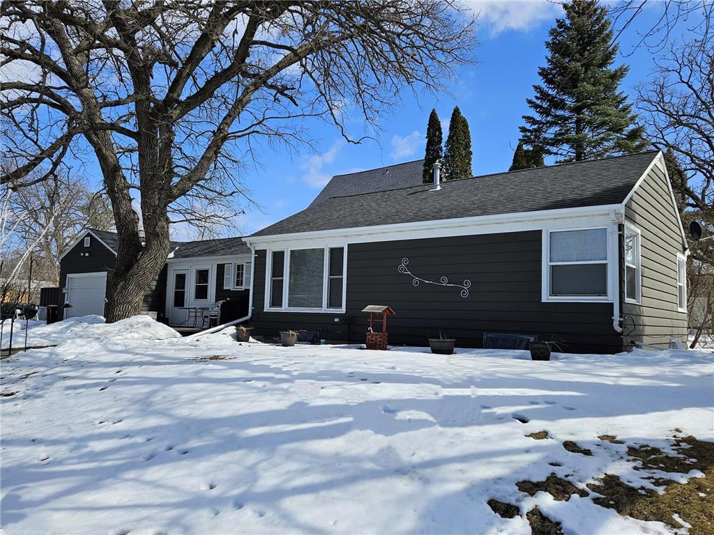 621 Maple Street Alexandria MN 56308 6512551 image1