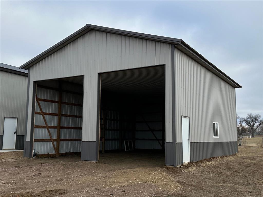 621 S Church Avenue Hills MN 56138 6771062 image1