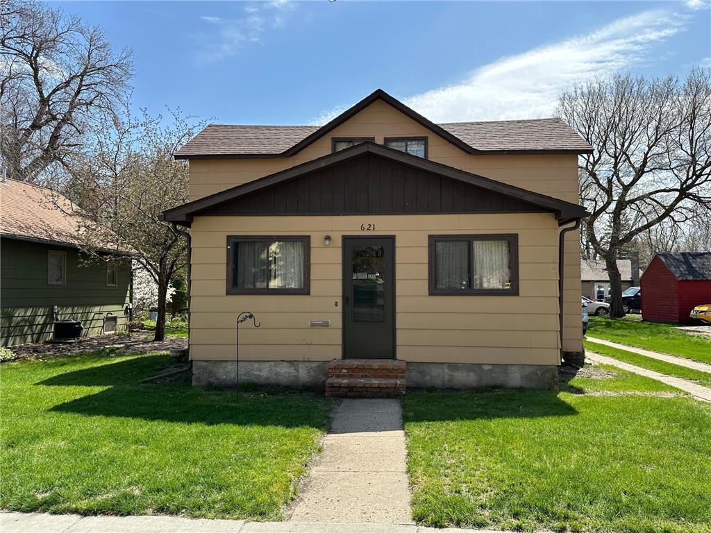 621 W Warren Street Luverne MN 56156 6525892 image1