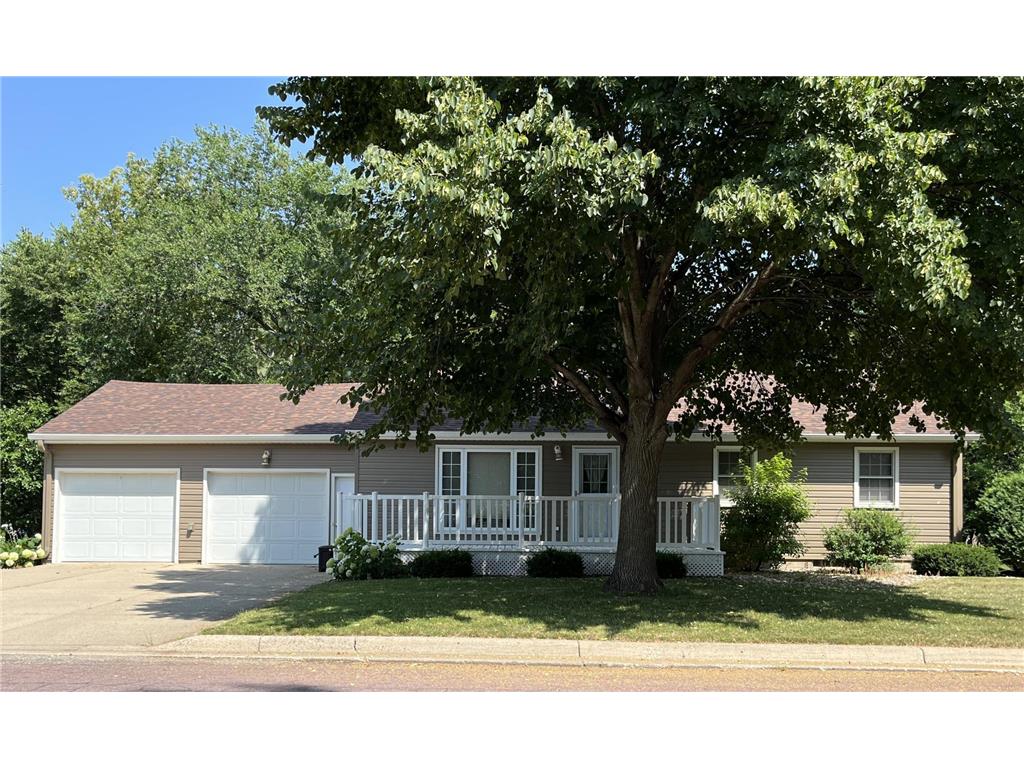 621 Western Avenue Windom MN 56101 6410144 image1