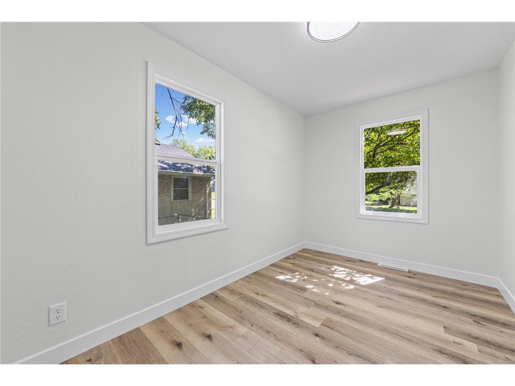 621 White Bear Avenue N Saint Paul MN 55106 7106013 image16