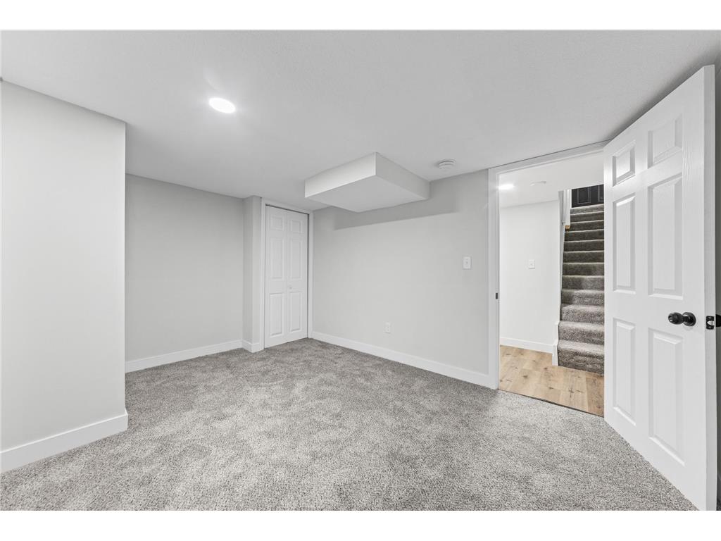 621 White Bear Avenue N Saint Paul MN 55106 7106013 image25