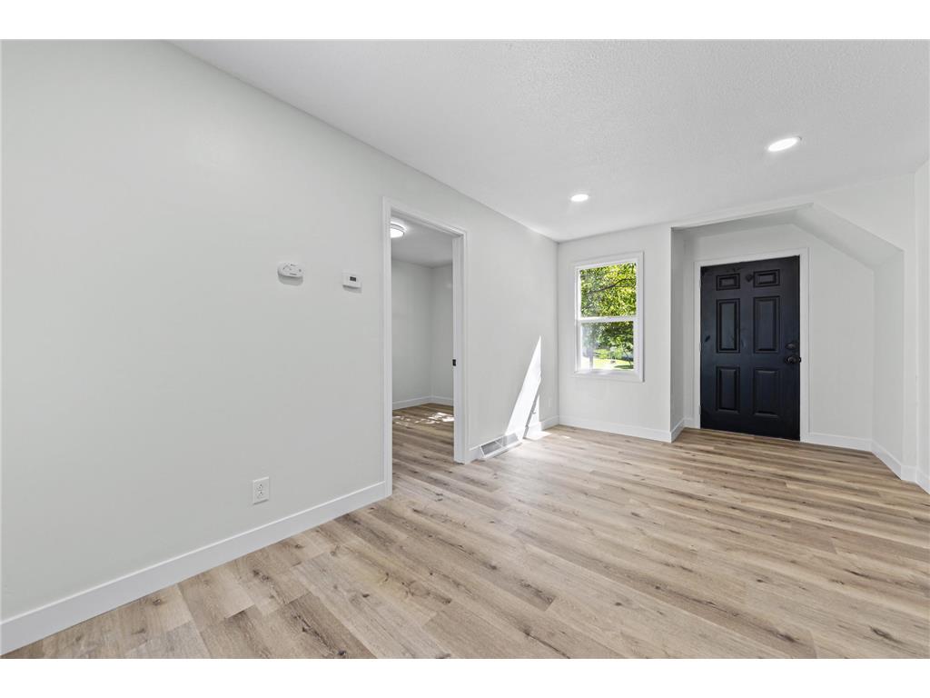 621 White Bear Avenue N Saint Paul MN 55106 7106013 image5