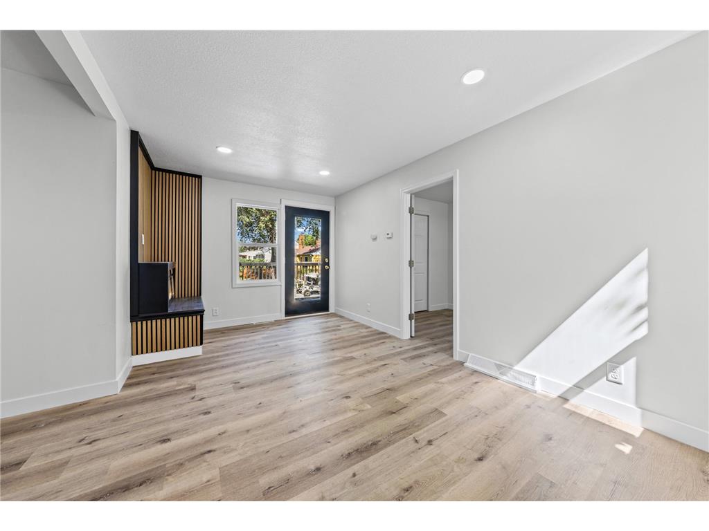 621 White Bear Avenue N Saint Paul MN 55106 7106013 image6
