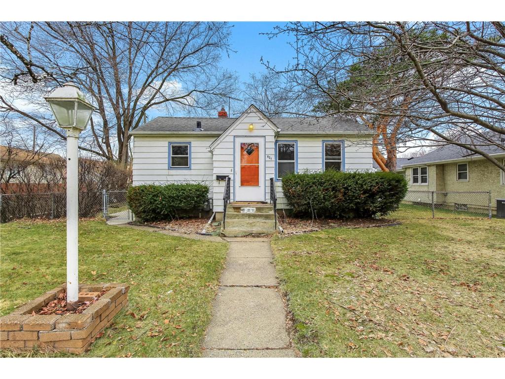 621 White Bear Avenue Saint Paul MN 55106 7051030 image1