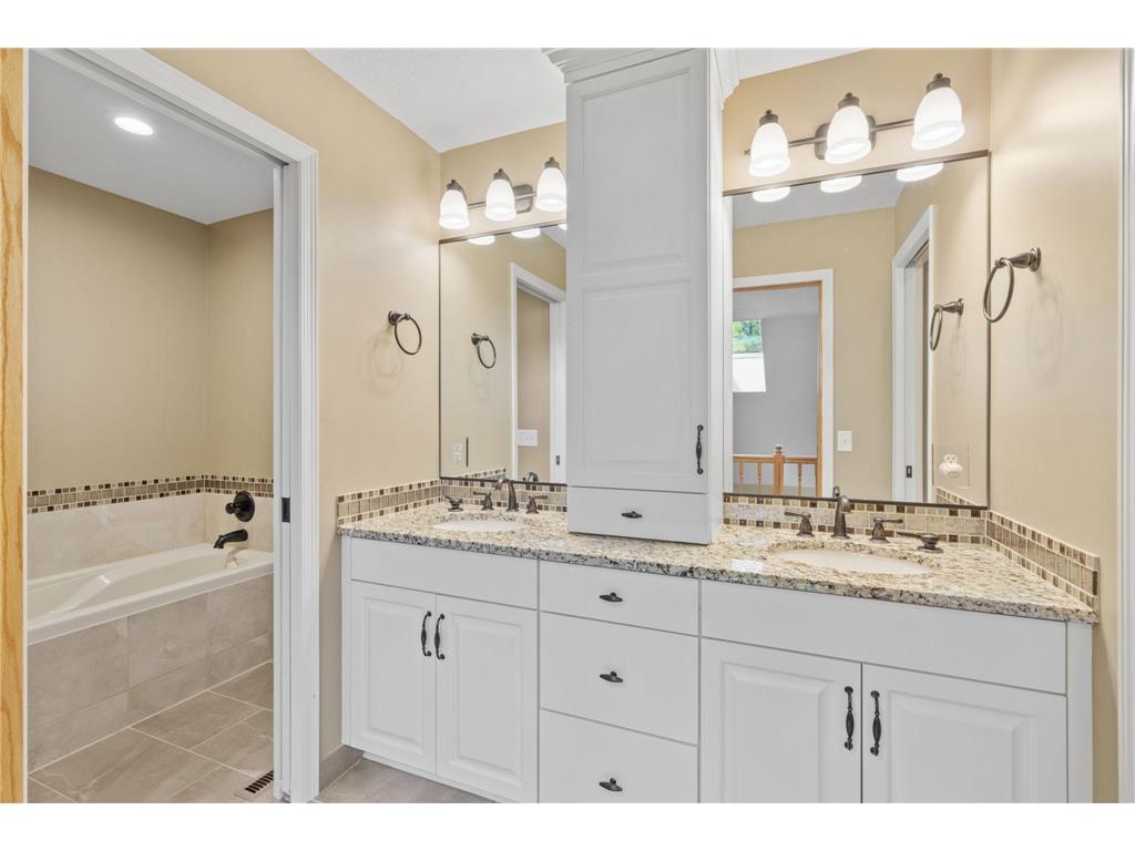6210 Deerwood Circle N Plymouth MN 55442 - Pike 7077744 image23