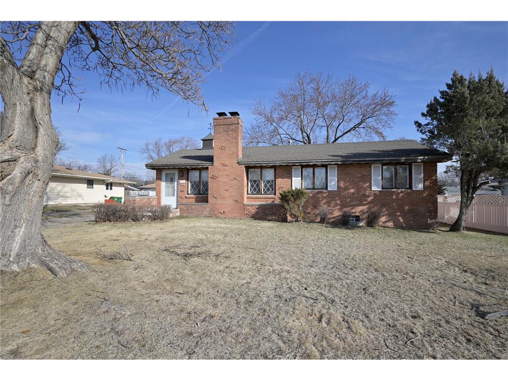 6211 Brooklyn Drive Brooklyn Center MN 55430 7042377 image1