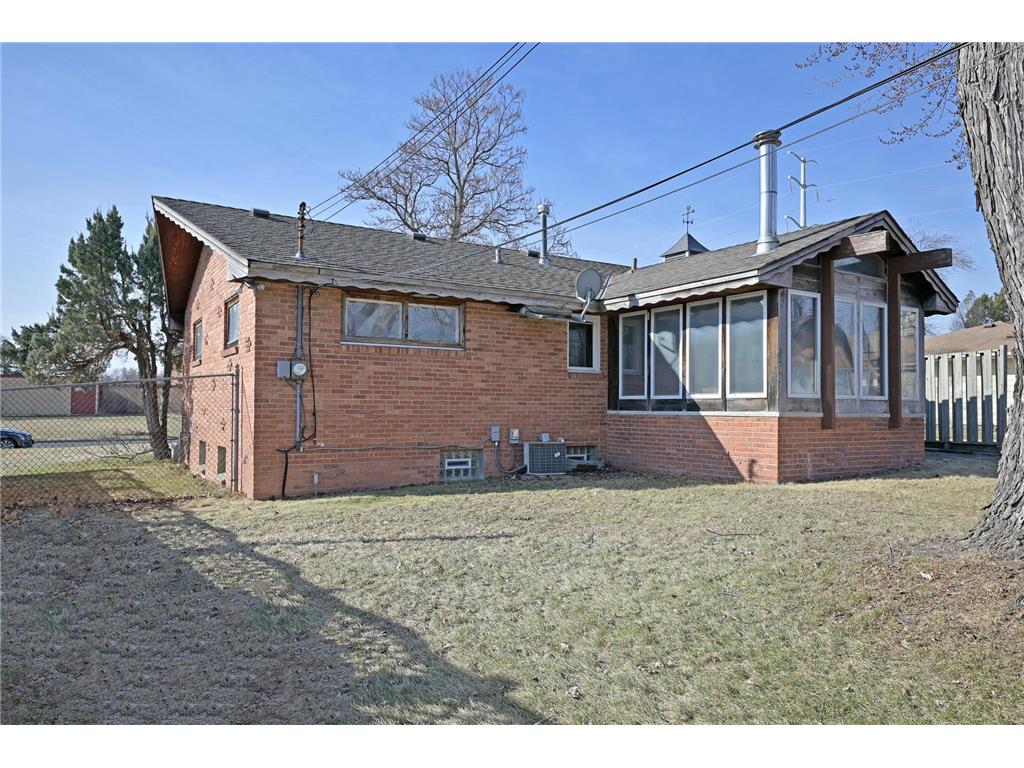 6211 Brooklyn Drive Brooklyn Center MN 55430 7042377 image3