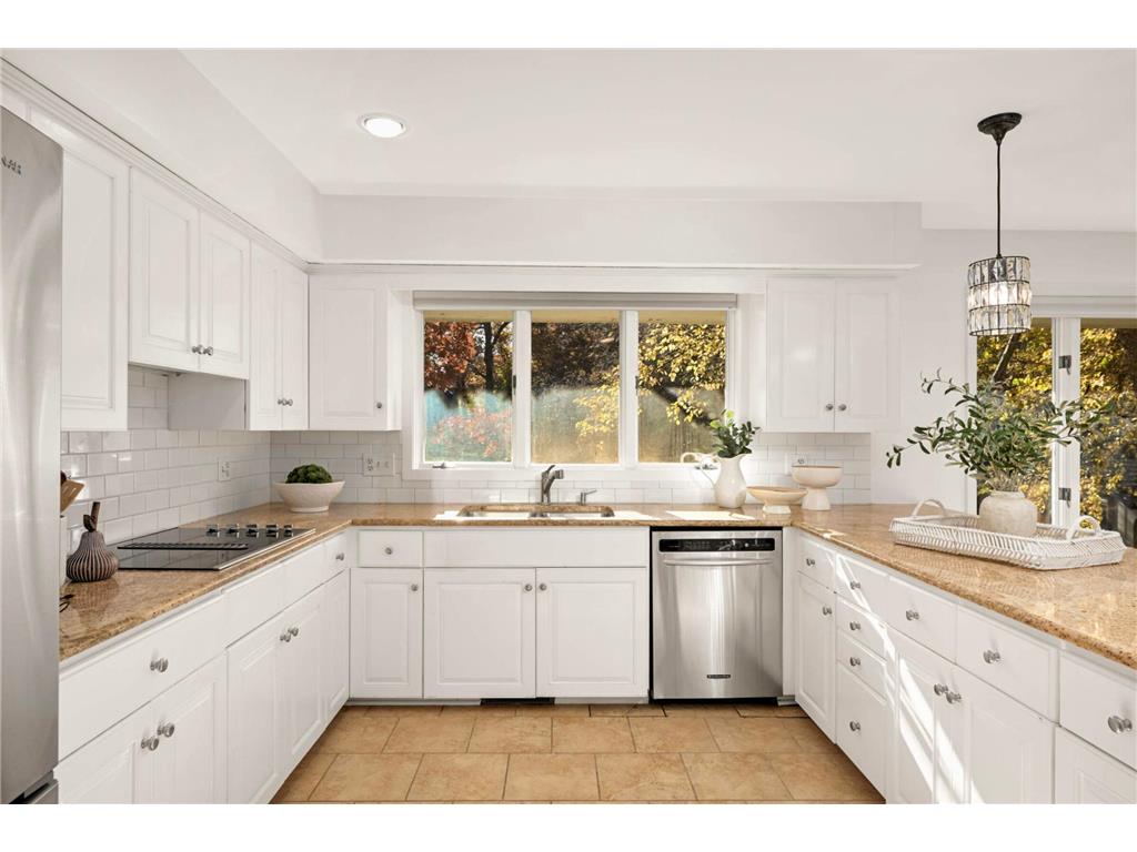 6212 Saint Albans Circle Edina MN 55439 6804472 image15