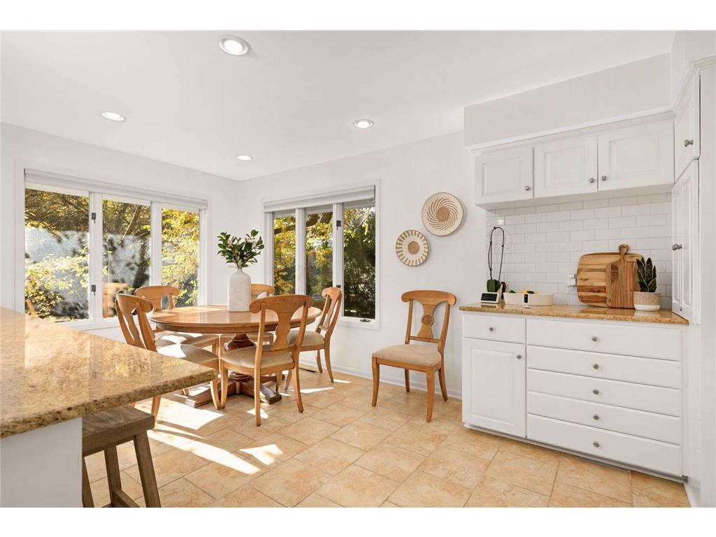 6212 Saint Albans Circle Edina MN 55439 6804472 image18