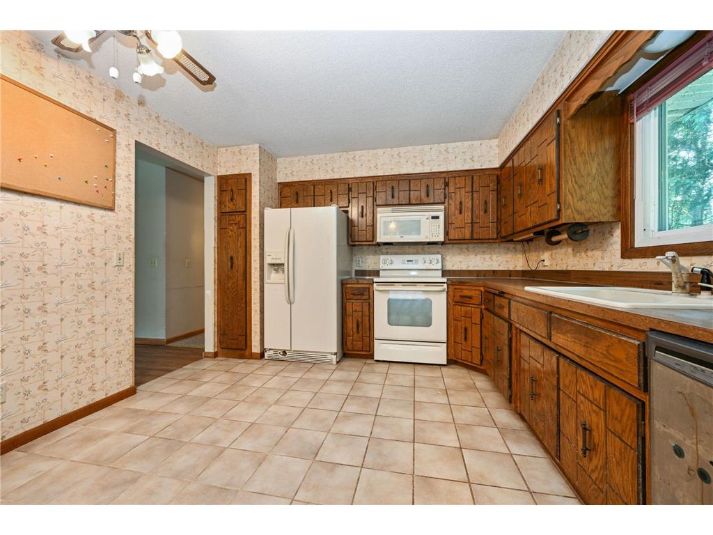 6215 Cavell Avenue N Brooklyn Park MN 55428 7054814 image11