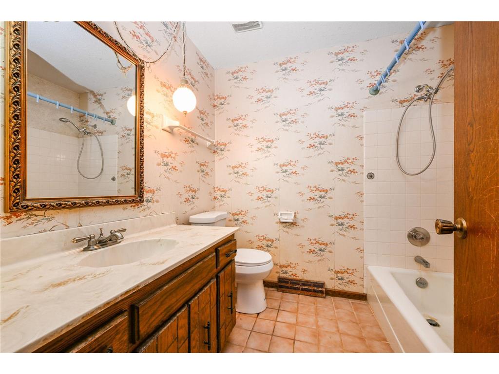 6215 Cavell Avenue N Brooklyn Park MN 55428 7054814 image19