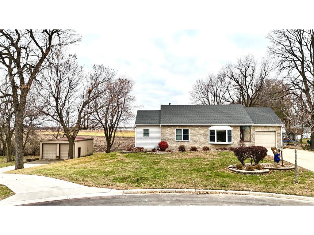 622 Woodcrest Avenue Worthington MN 56187 6806739 image1