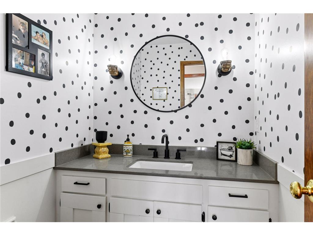 6220 Barberry Circle Chanhassen MN 55331 - Minnewashta 7080449 image24