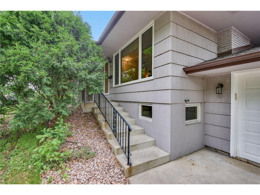 6221 Hansen Road Edina MN 55436 7080589 image3