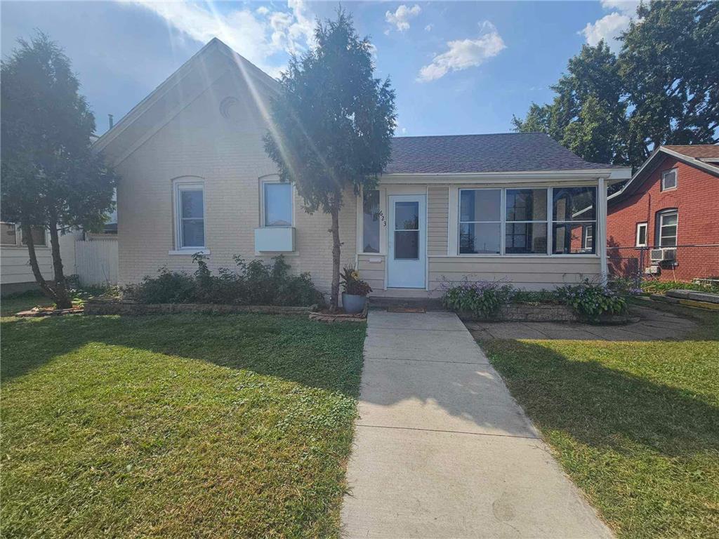 623 E 2nd Street Winona MN 55987 6602323 image1