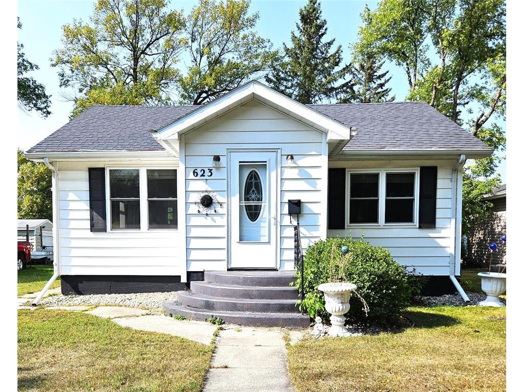 623 E Johnson Avenue Warren MN 56762 6429633 image1