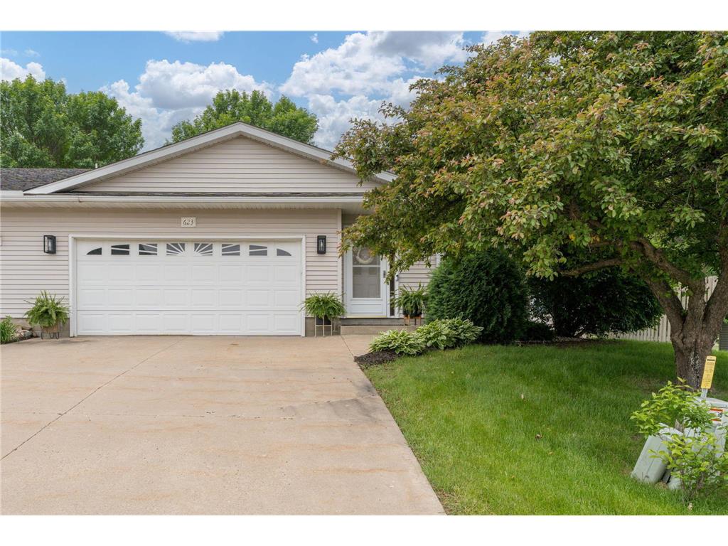 623 E Rolling Hills Drive Le Center MN 56057 6731452 image1