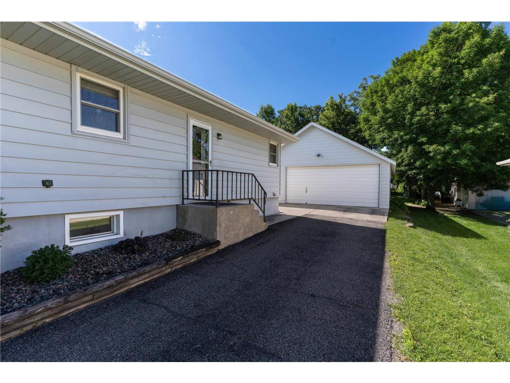 623 Spruce Street Fergus Falls MN 56537 7096300 image4