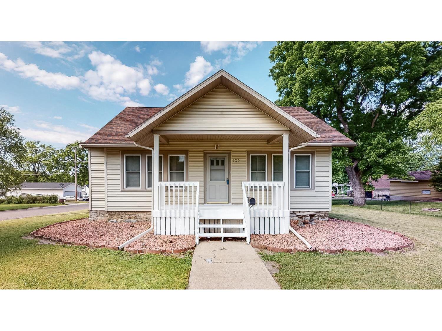 623 Winona Street SE, Chatfield, MN 55923 MLS 6005216 Edina Realty