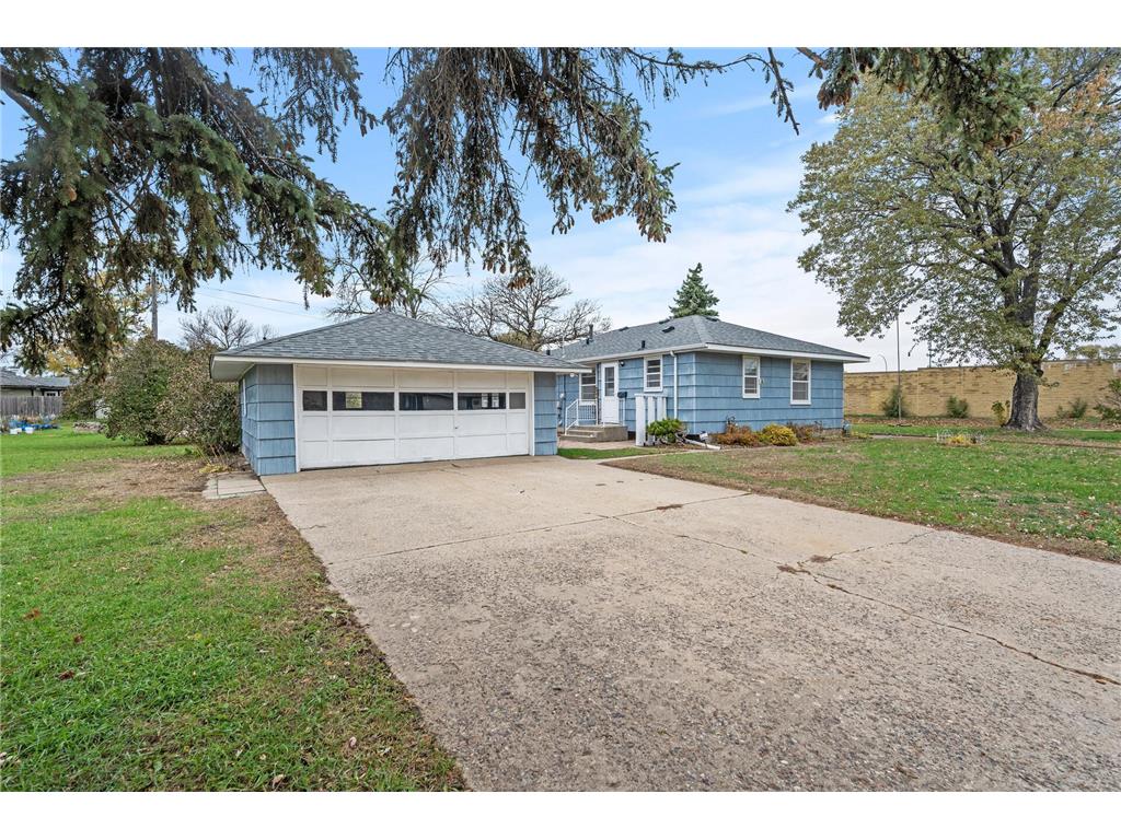 6230 Lilac Drive N Brooklyn Center MN 55430 6457814 image1