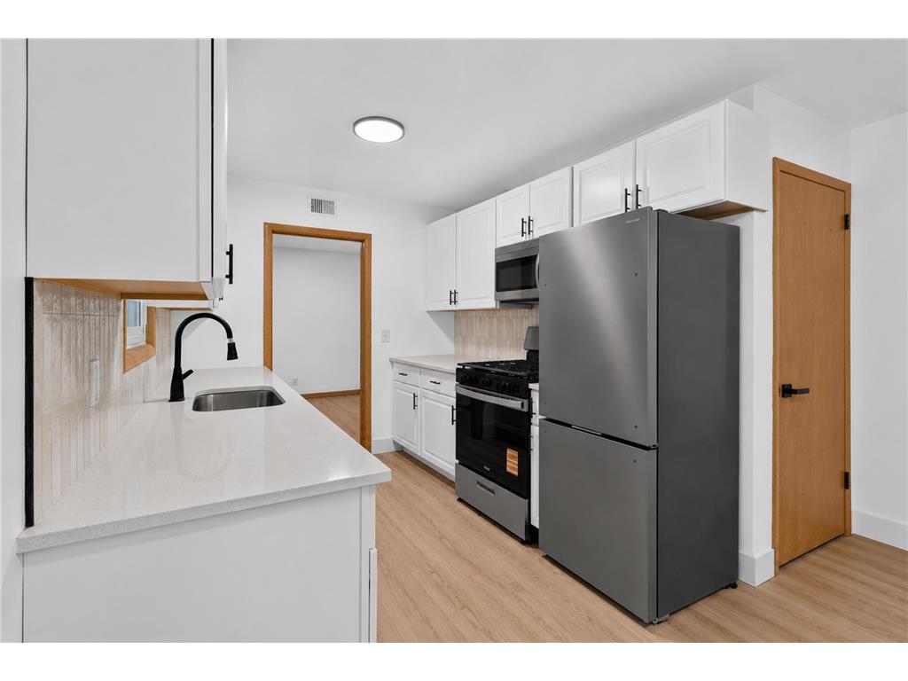 6231 France Avenue N Brooklyn Center MN 55429 7060640 image4