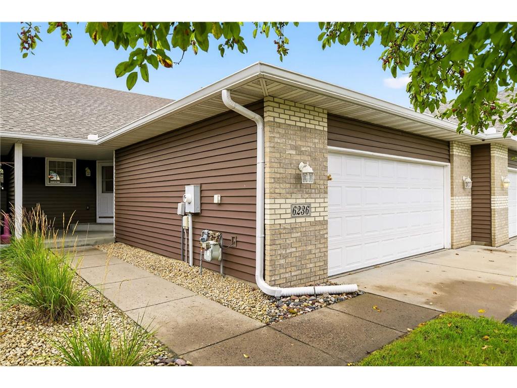 6236 Creekview Lane N Brooklyn Park MN 55443 6801180 image1