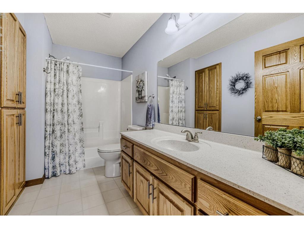 6236 Creekview Lane N Brooklyn Park MN 55443 7046490 image16